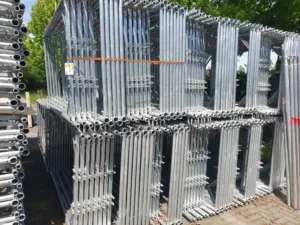 Plettac SL 70/100 Fassadengerüst Set mit Stahlboden 52 m²