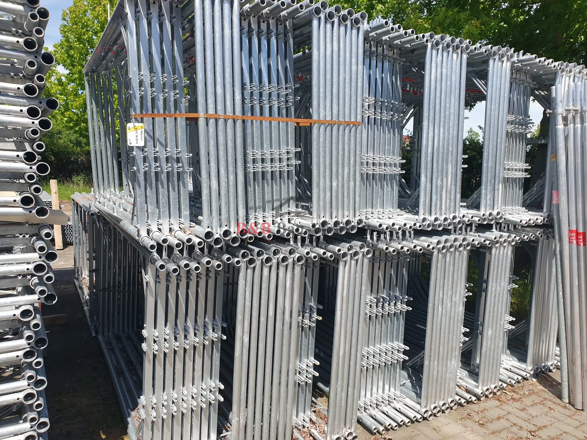 Plettac SL 70/100 Fassadengerüst Set mit Stahlboden 442 m²